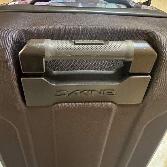 DaKine Split Roller Duffel Bag 85 Liter - Like New - Tropic Dusk Floral Colorway - Picture 10 of 16